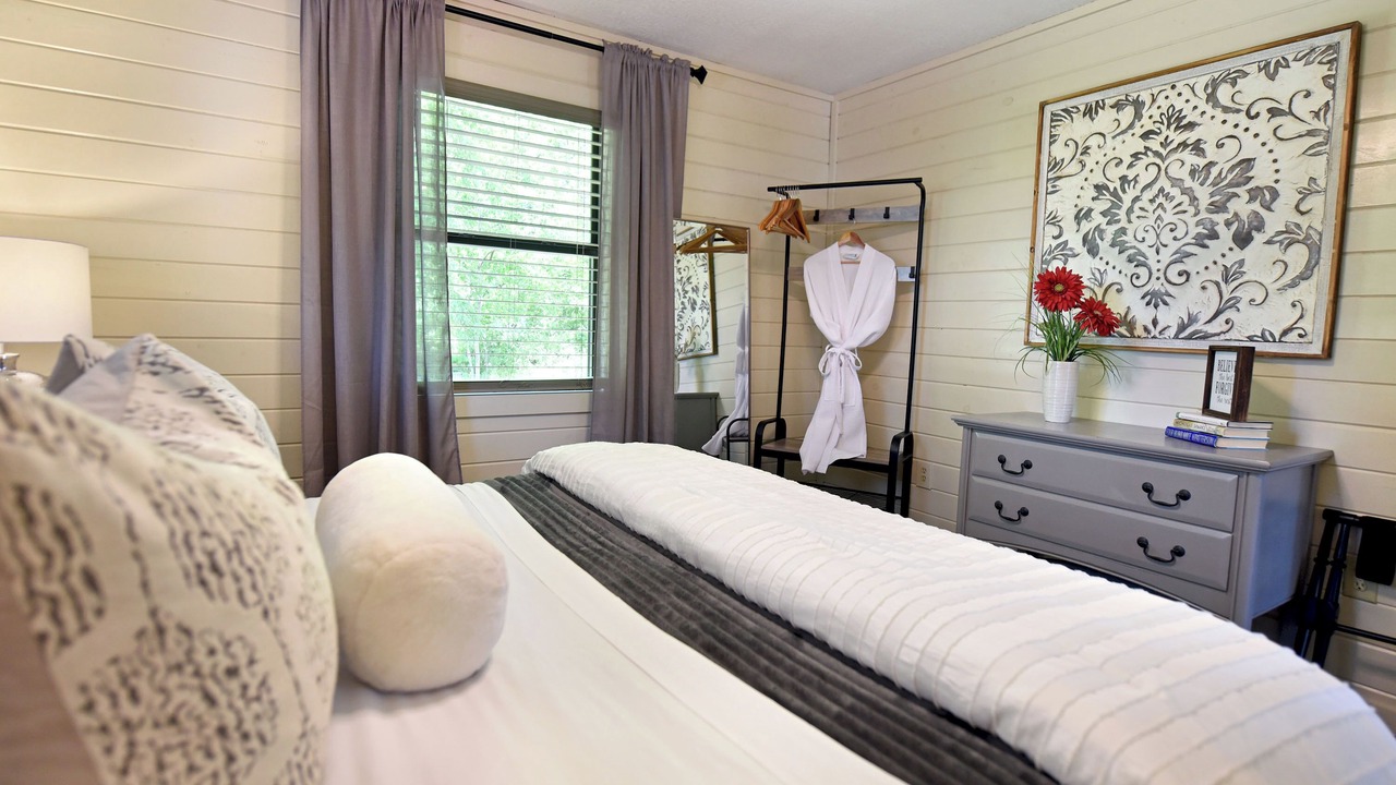 Photo of Bedroom in Blairsville