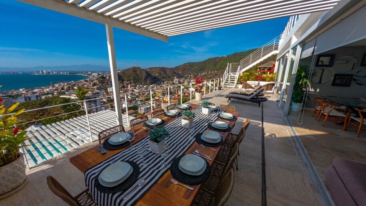 Photo of Outdoor in Romantic Zone