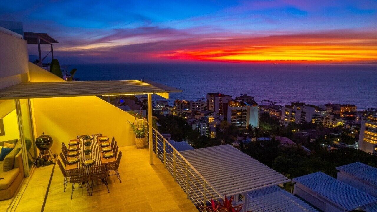 Photo of Outdoor in Romantic Zone