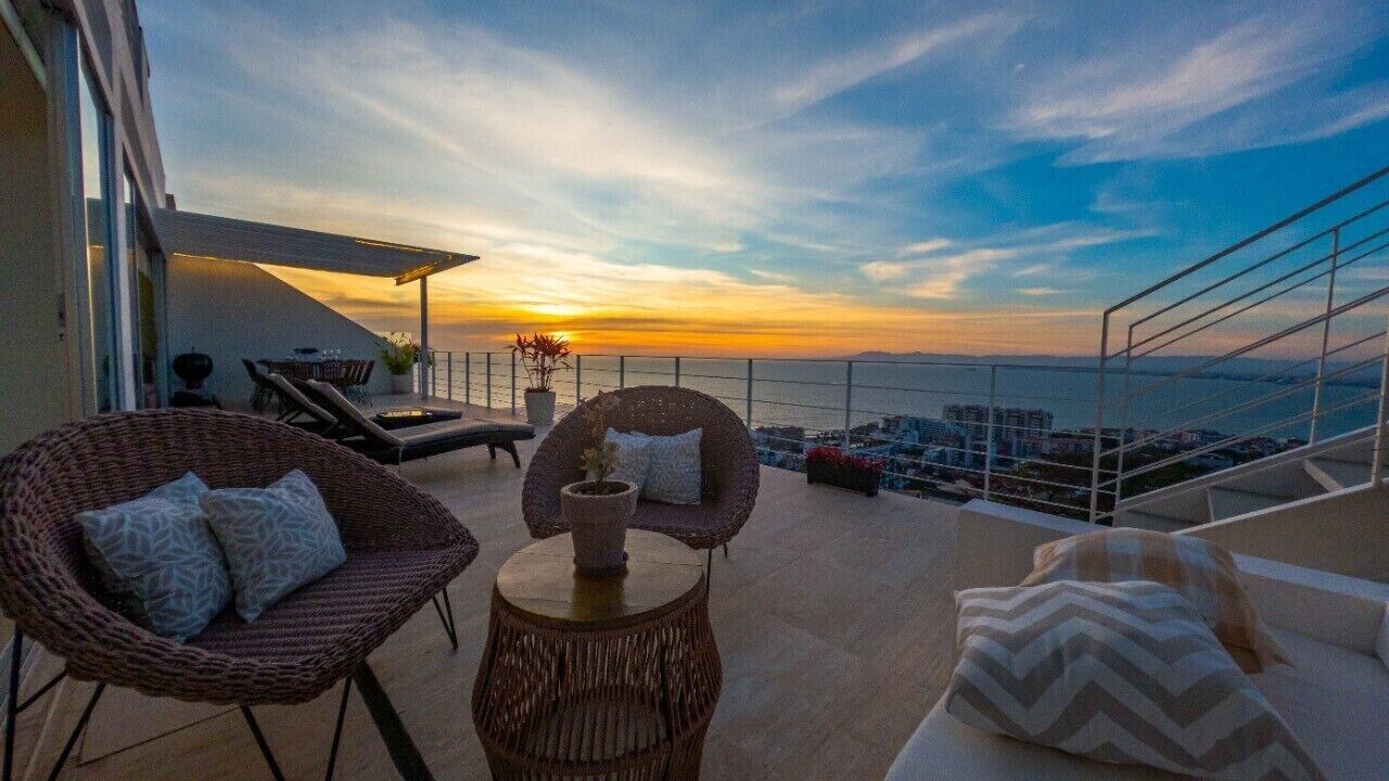Photo of Patio Balcony in Romantic Zone