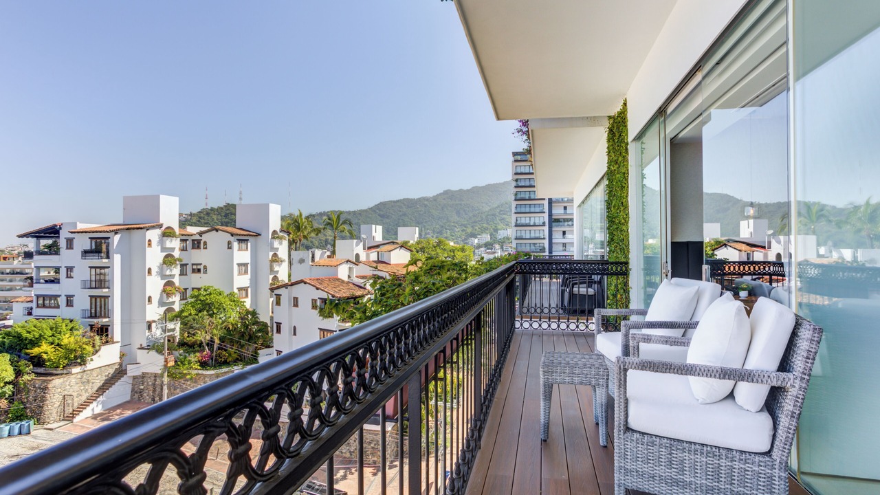 Photo of Outdoor in Romantic Zone