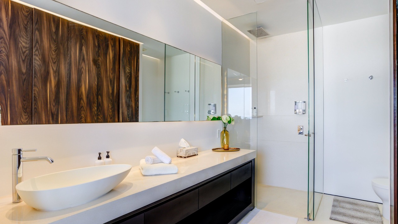 Photo of Bathroom in Romantic Zone