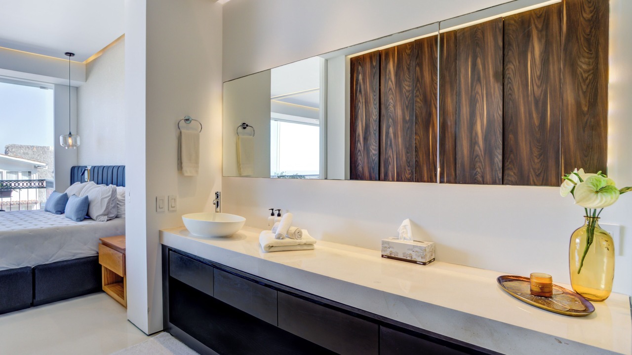 Photo of Bathroom in Romantic Zone