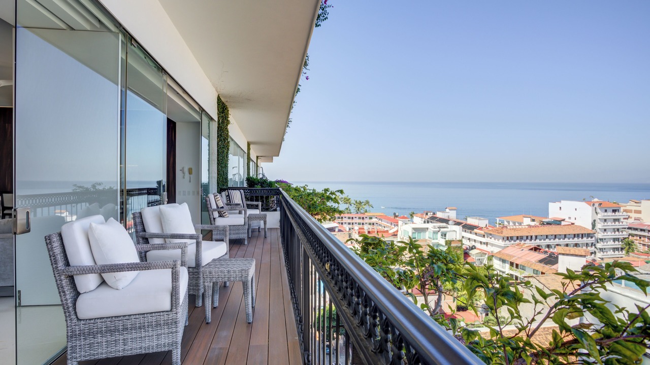 Photo of Outdoor in Romantic Zone