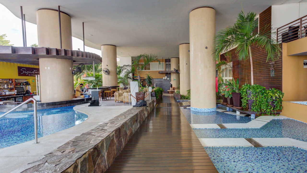 Photo of Outdoor in Romantic Zone