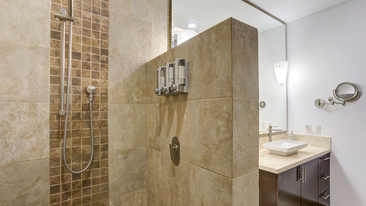 Photo of Bathroom in Romantic Zone