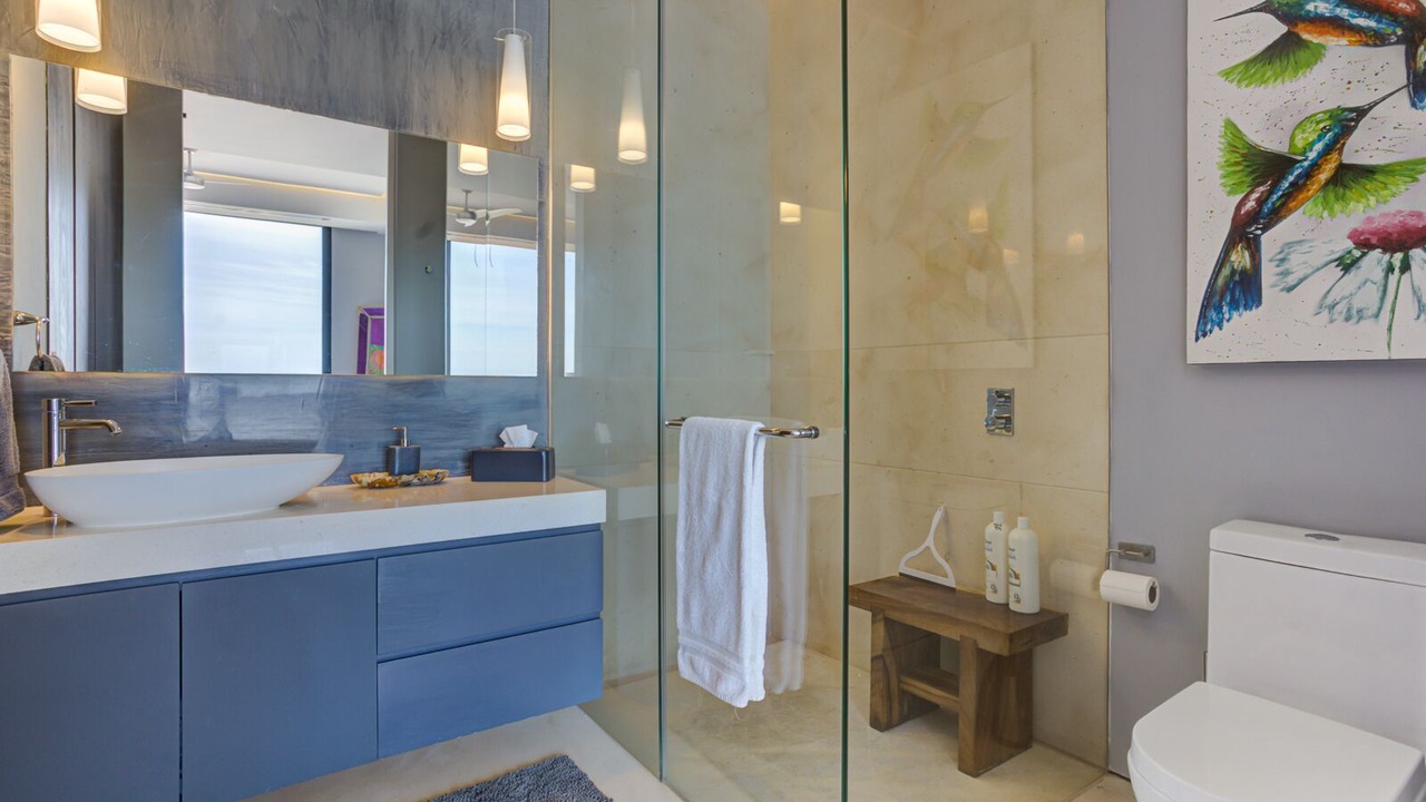 Photo of Bathroom in Romantic Zone