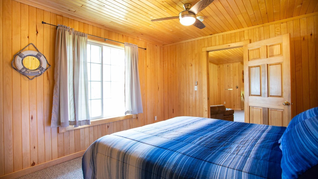 Photo of Bedroom in Grand Marais