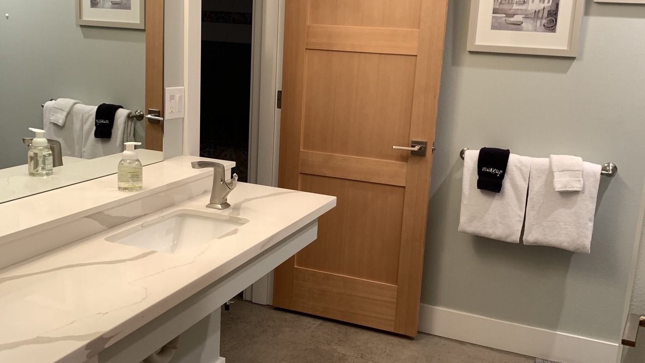 Photo of Bedroom in Cloverdale