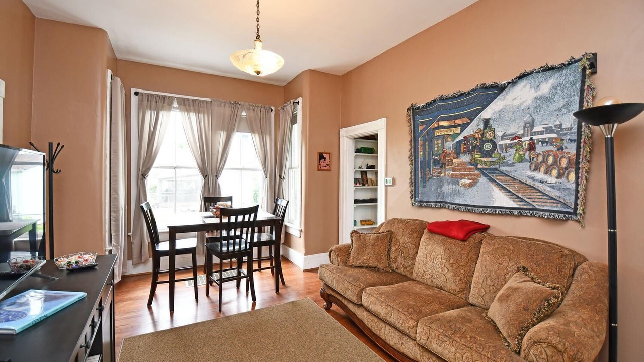 Photo of Livingroom in Arlington Heights