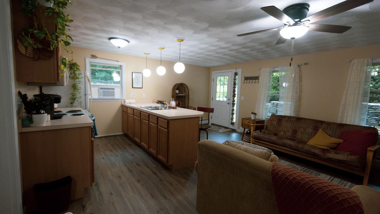 Photo of Livingroom in Saunderstown