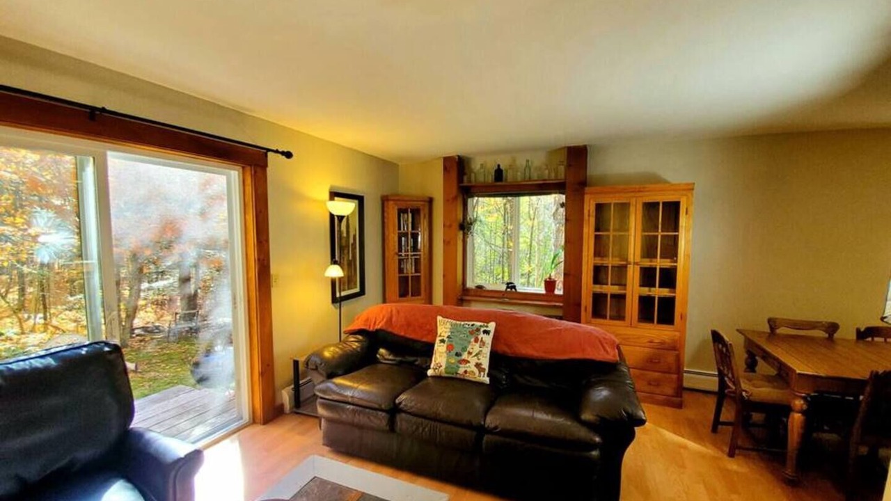 Photo of Livingroom in Warren