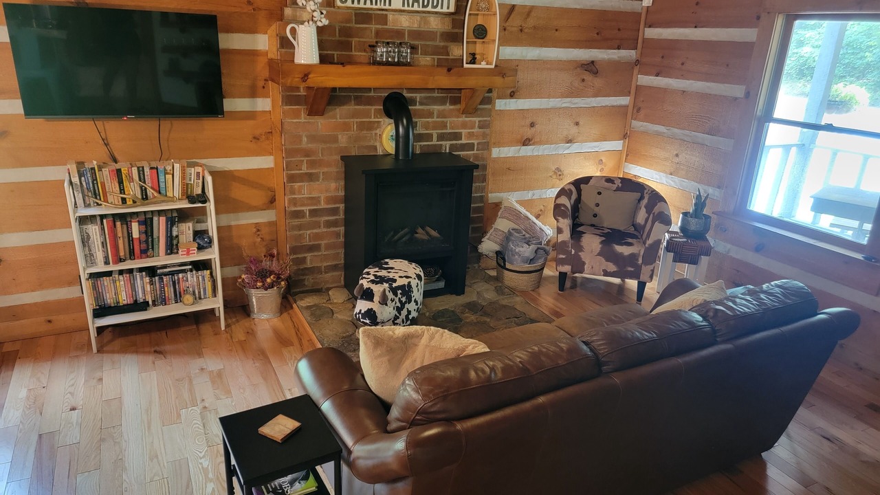 Photo of Livingroom in Travelers Rest