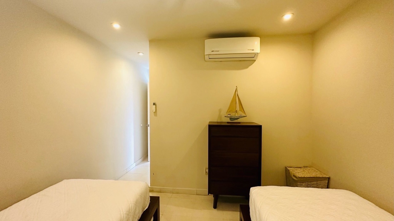 Photo of Bedroom in Flamingos