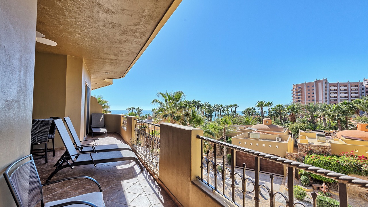 Photo of Patio Balcony in Sandy Beach