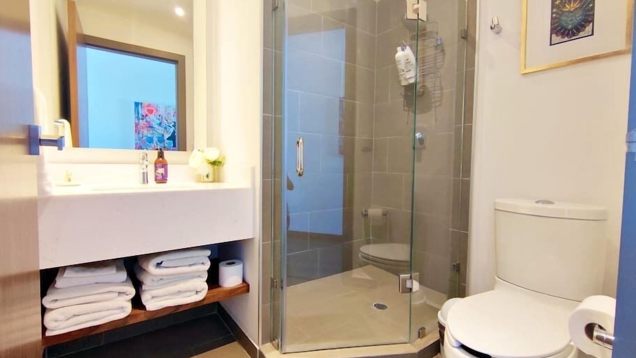 Photo of Bathroom in Anahuac
