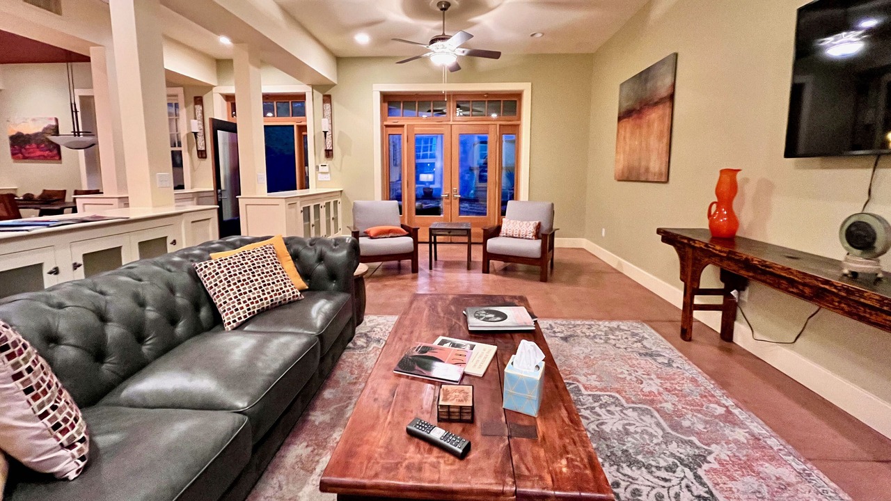 Photo of Livingroom in El Presidio Historic District