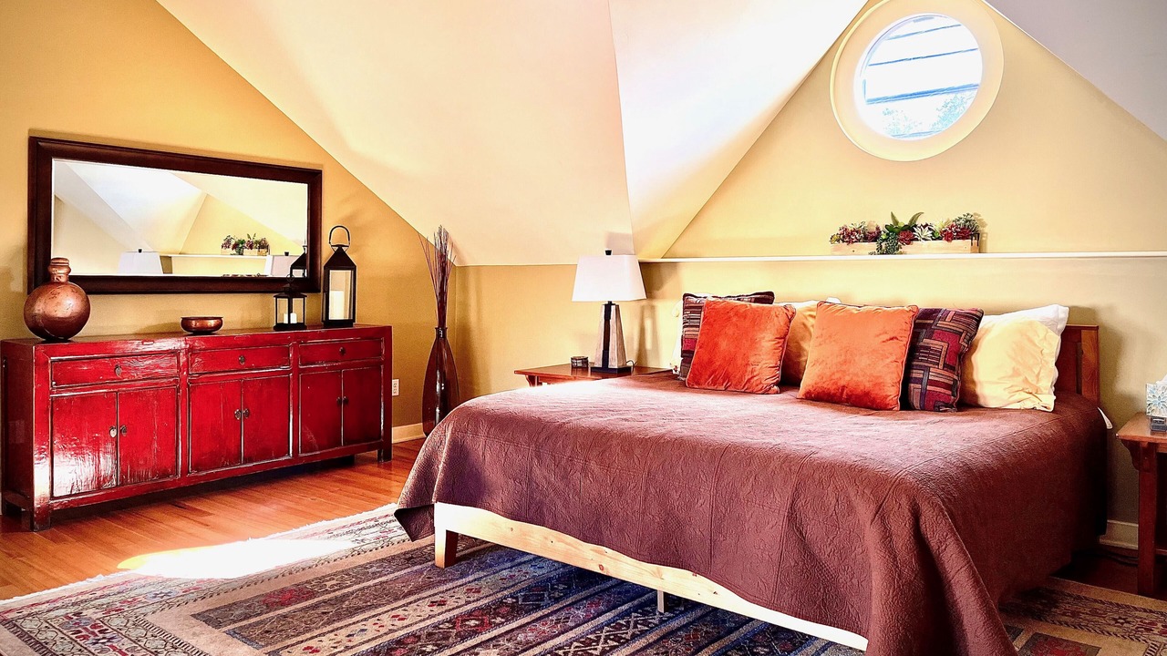 Photo of Bedroom in El Presidio Historic District