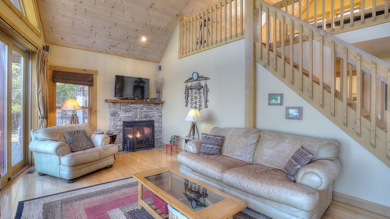 Photo of Livingroom in Rangeley