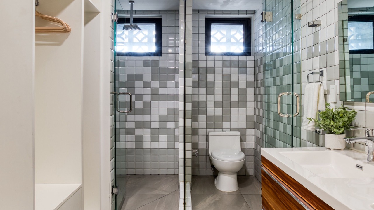 Photo of Bathroom in Avenida Revolucion