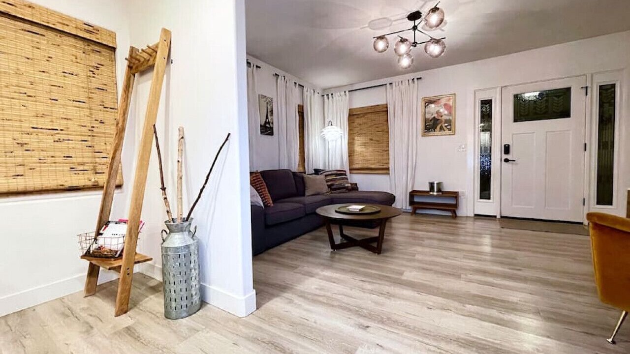 Photo of Livingroom in Central Sacramento