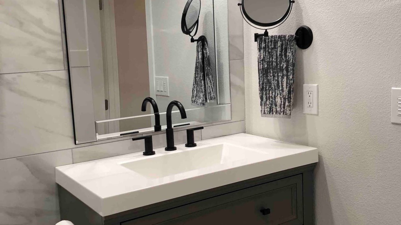 Photo of Bathroom in Silverton