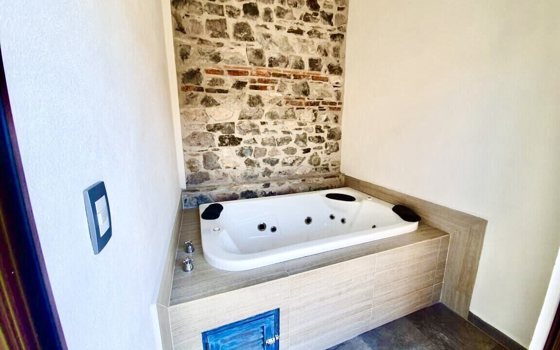 Photo of Bathroom in Santeagueda