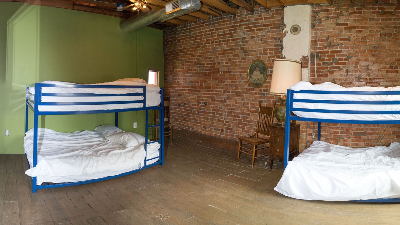 Photo of Bedroom in Crossroads Arts District