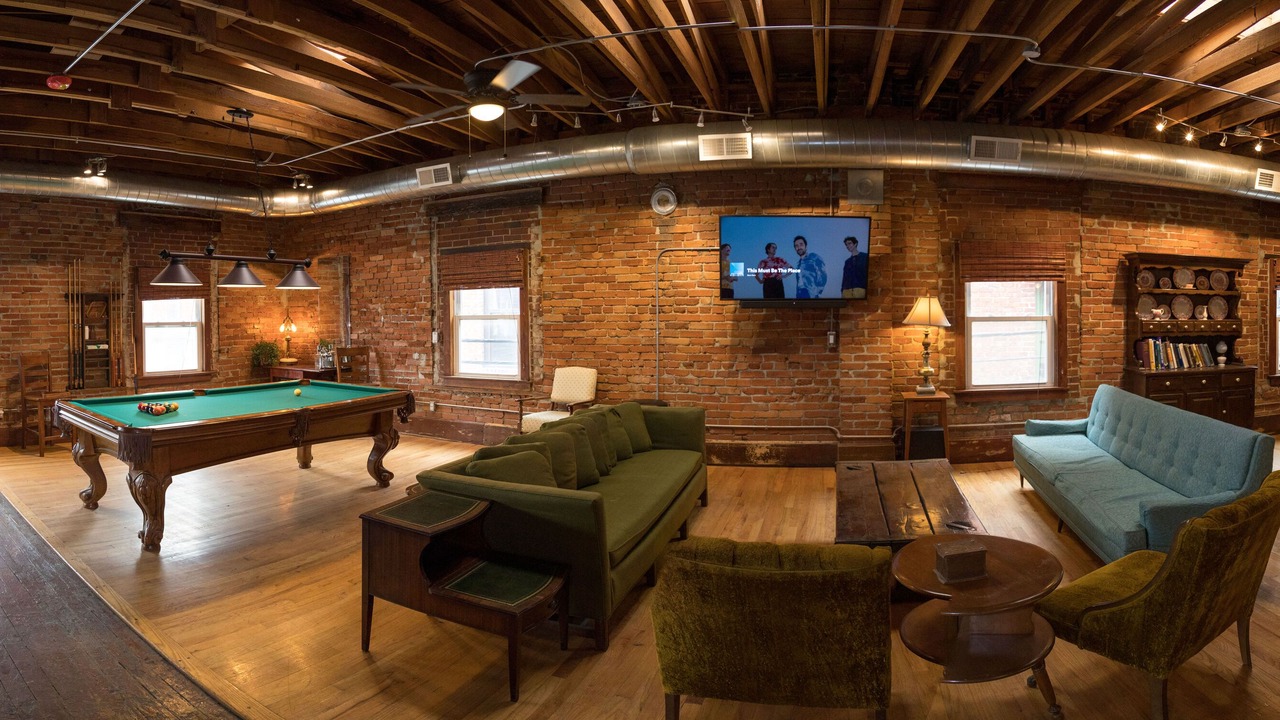 Photo of Bedroom in Crossroads Arts District