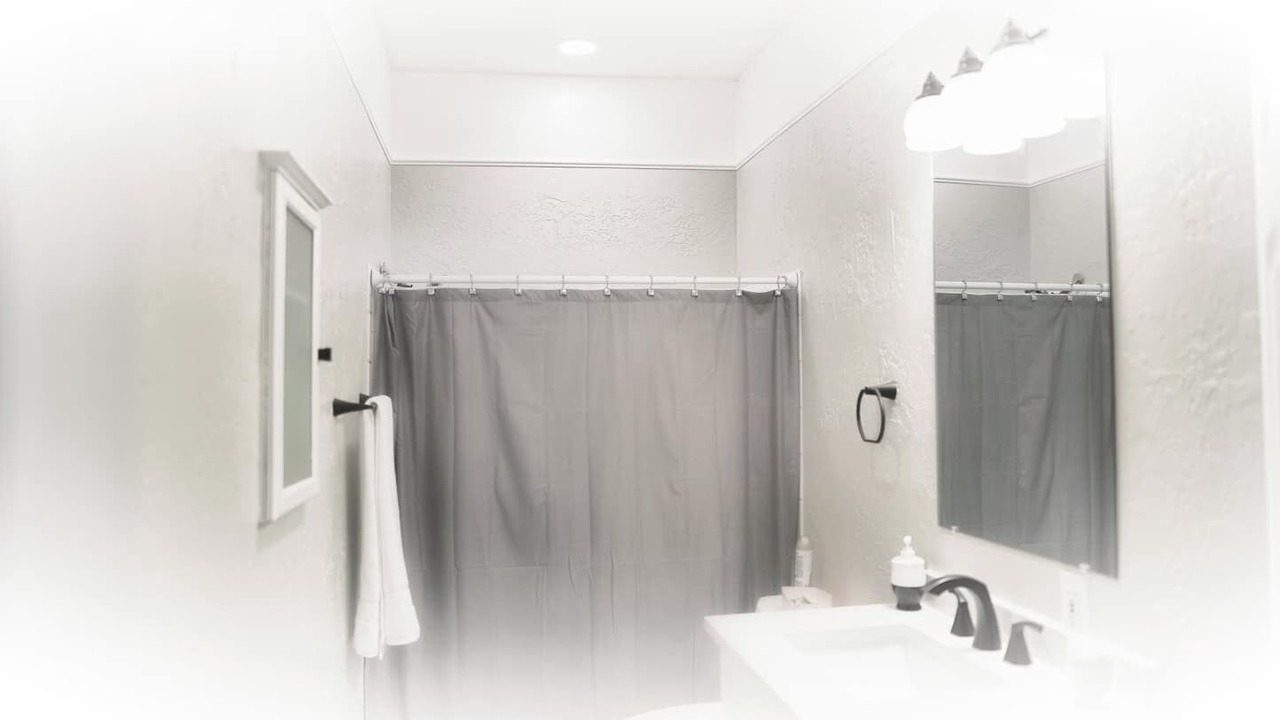 Photo of Bathroom in Keizer