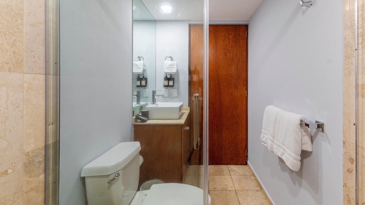 Photo of Bathroom in Anahuac