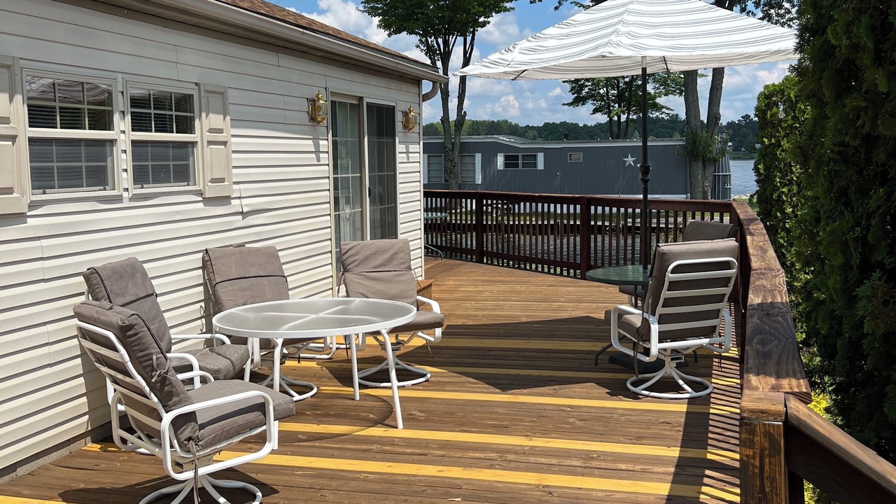 Photo of Patio Balcony in Lake