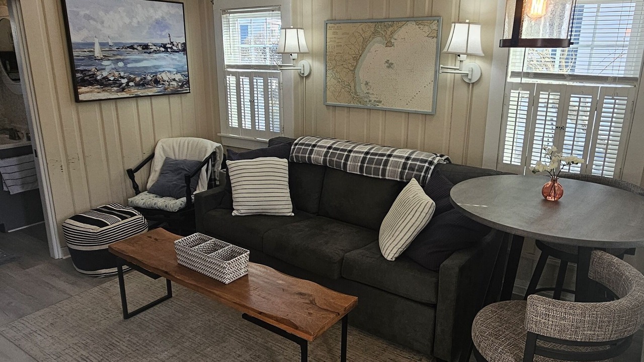 Photo of Livingroom in Pine Point
