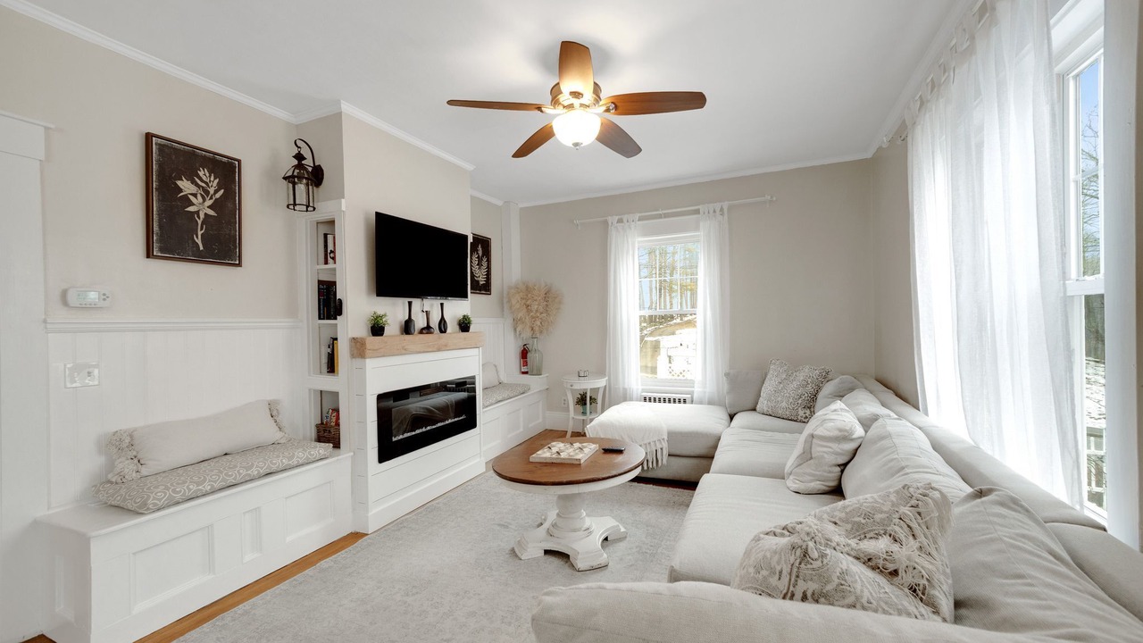 Photo of Livingroom in Wolfeboro