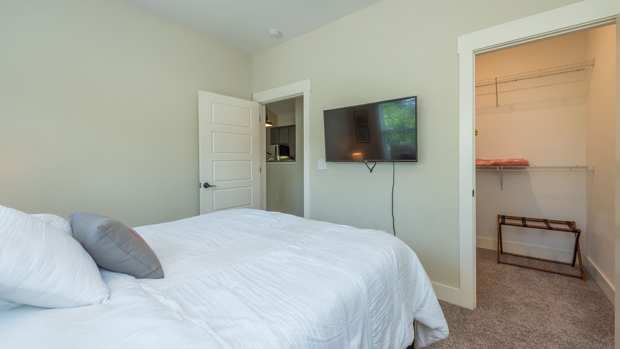 Photo of Bedroom in Five Points
