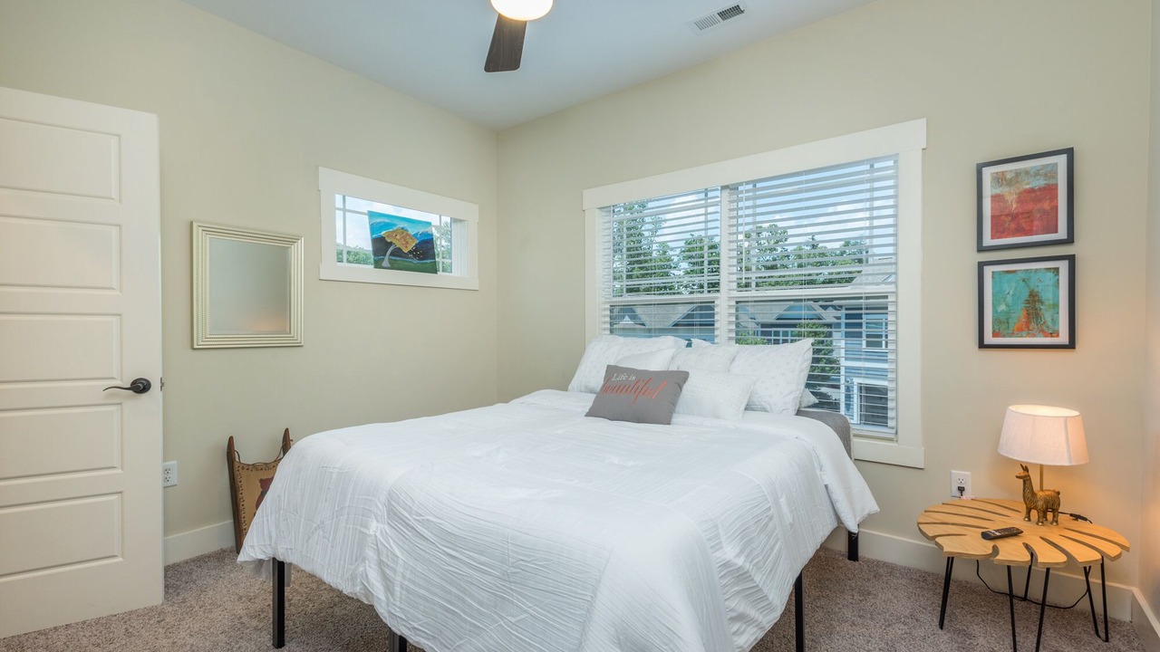 Photo of Bedroom in Five Points