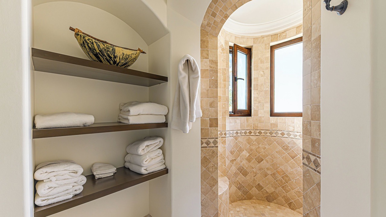Photo of Bathroom in Buzzards