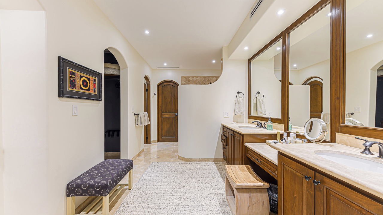 Photo of Bathroom in Buzzards