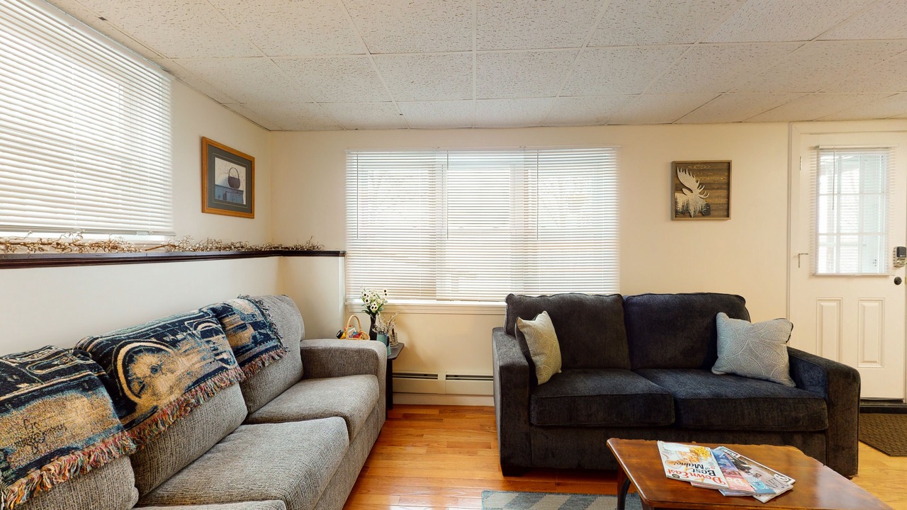 Photo of Livingroom in Weeks Mills