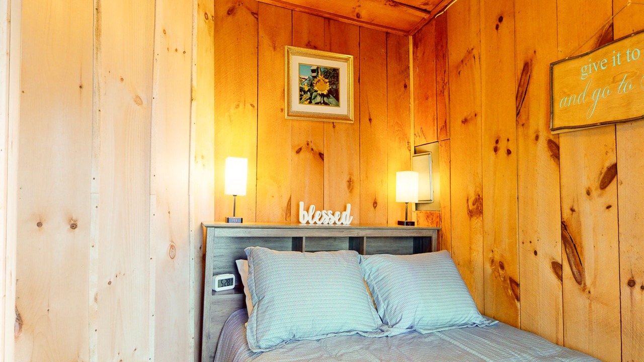 Photo of Bedroom in Weeks Mills