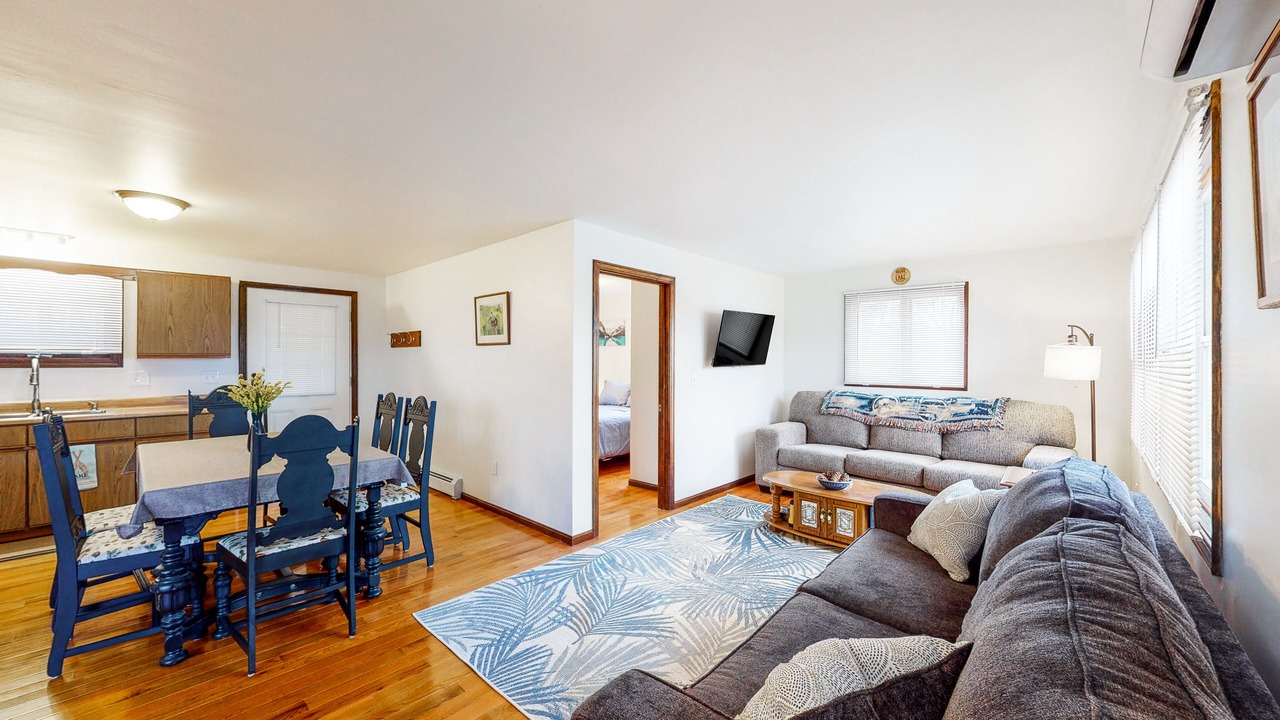 Photo of Livingroom in Weeks Mills