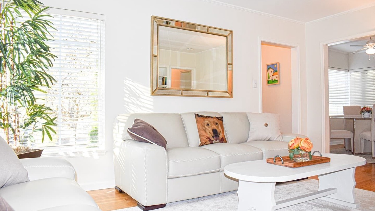 Photo of Livingroom in East Central