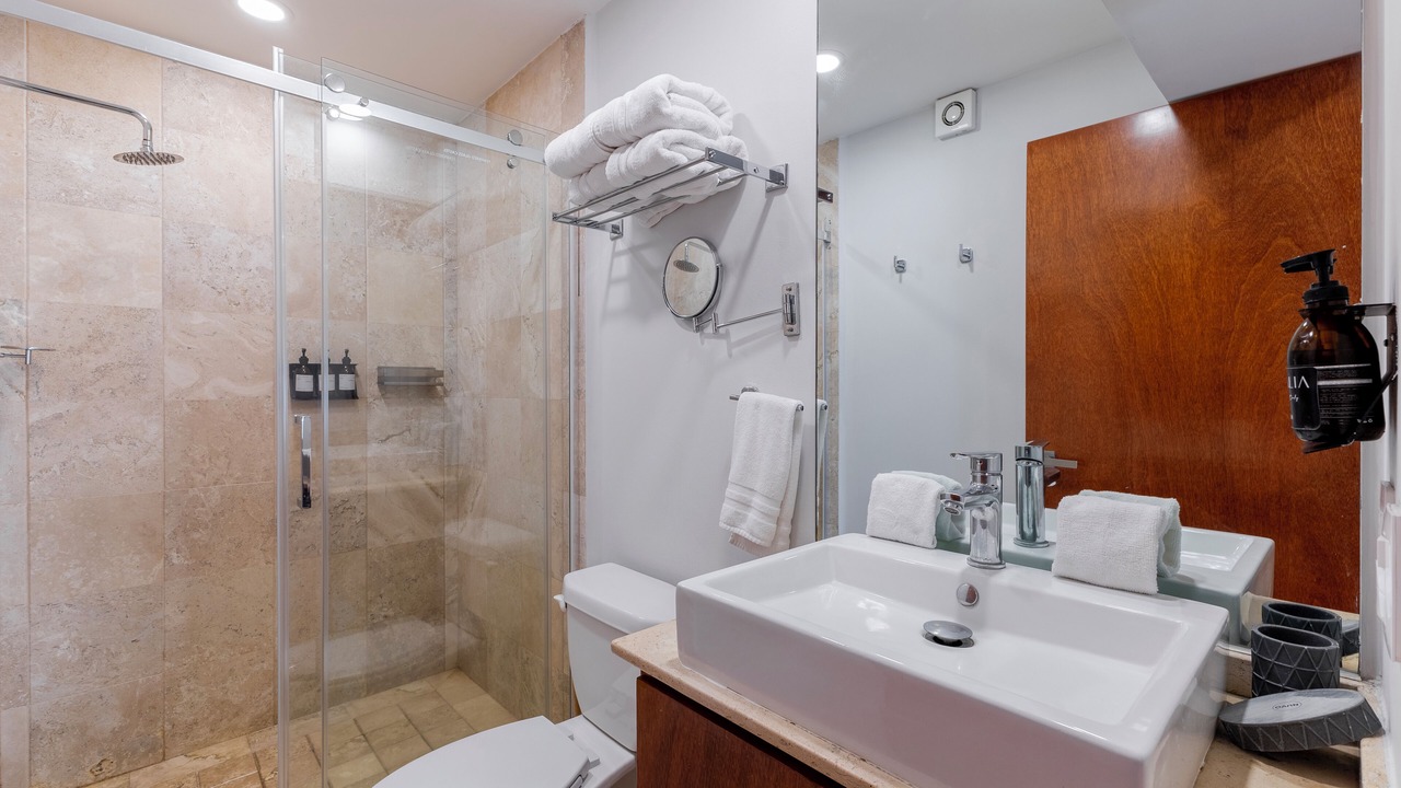Photo of Bathroom in Anahuac