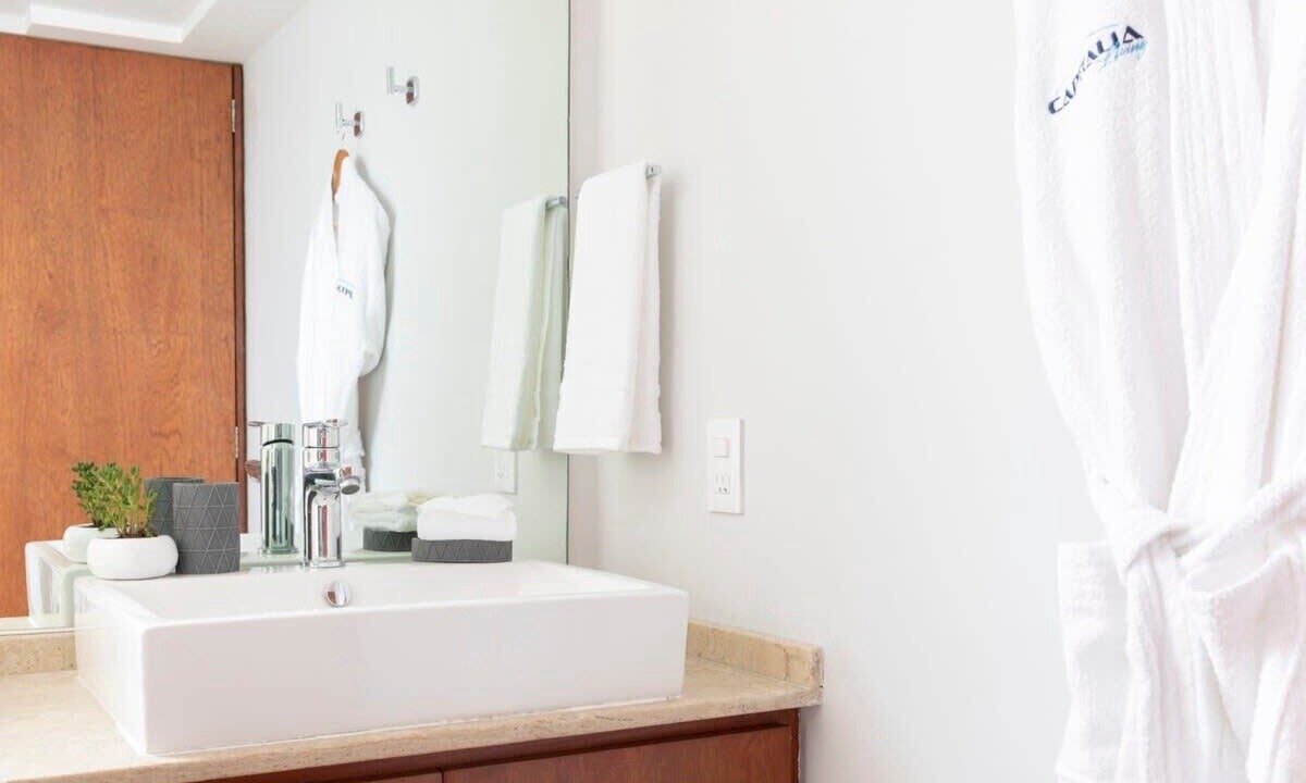 Photo of Bathroom in Anahuac