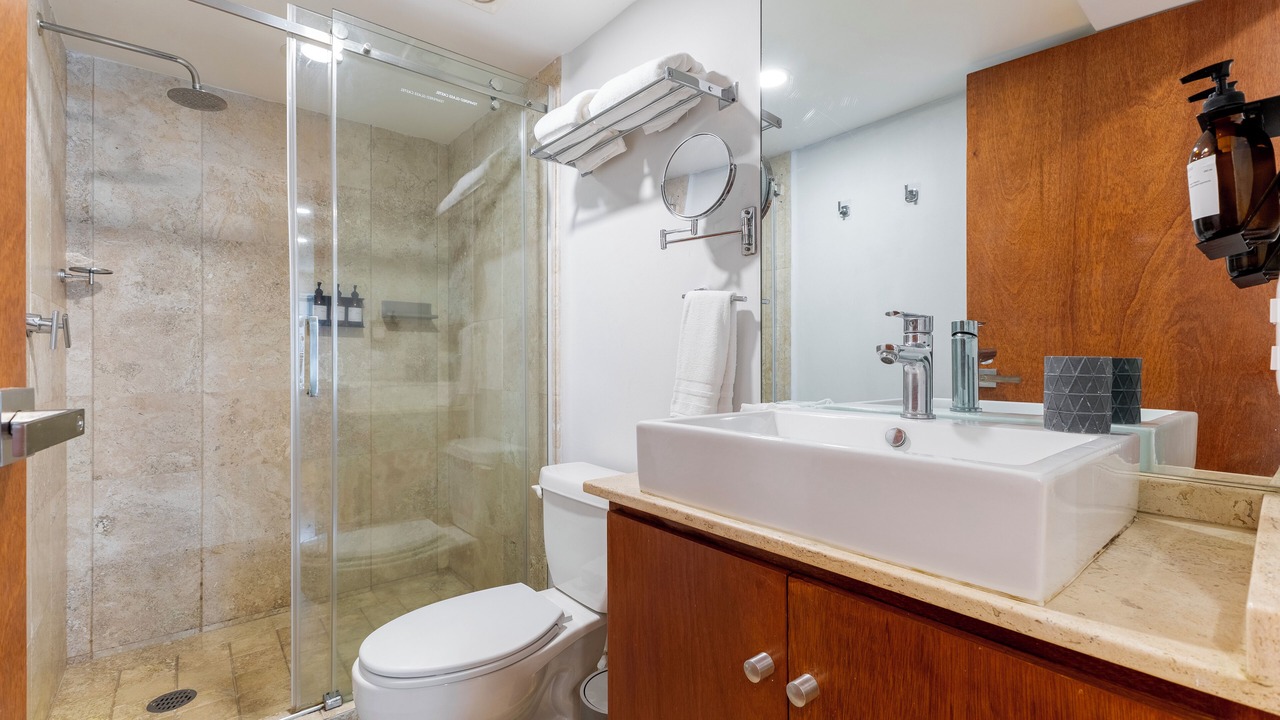 Photo of Bathroom in Anahuac