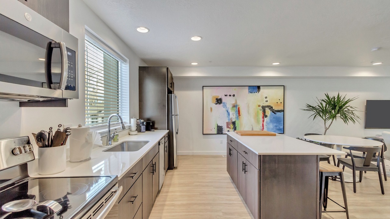 Photo of Kitchen in People's Freeway