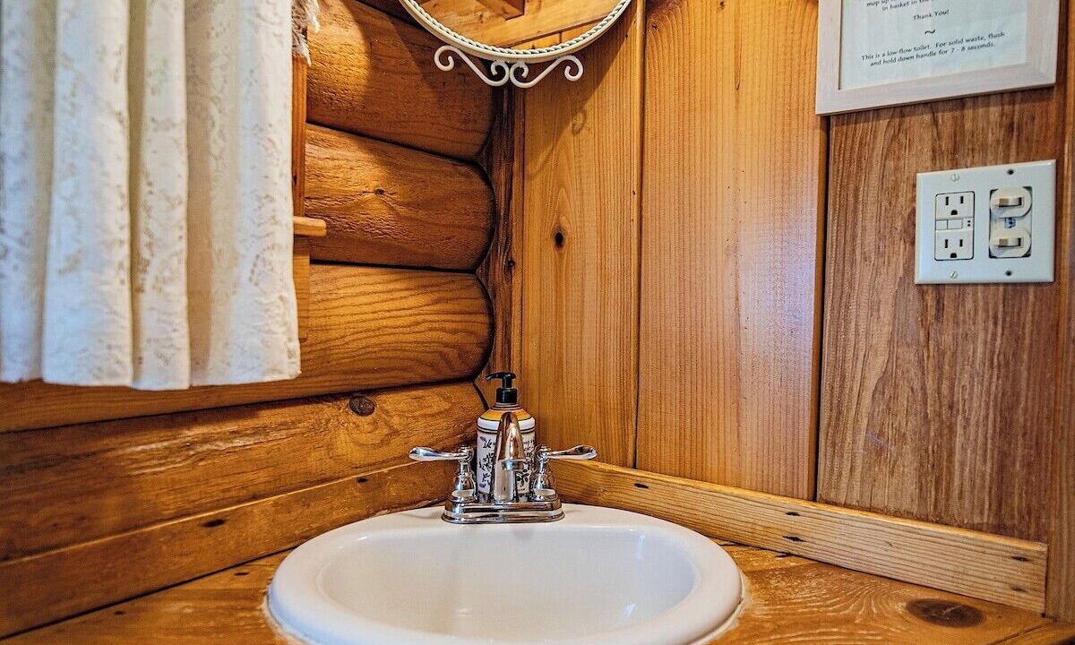Photo of Bathroom in Benton