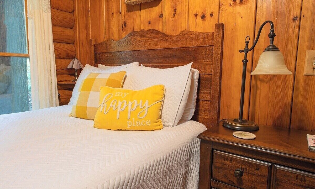 Photo of Bedroom in Benton