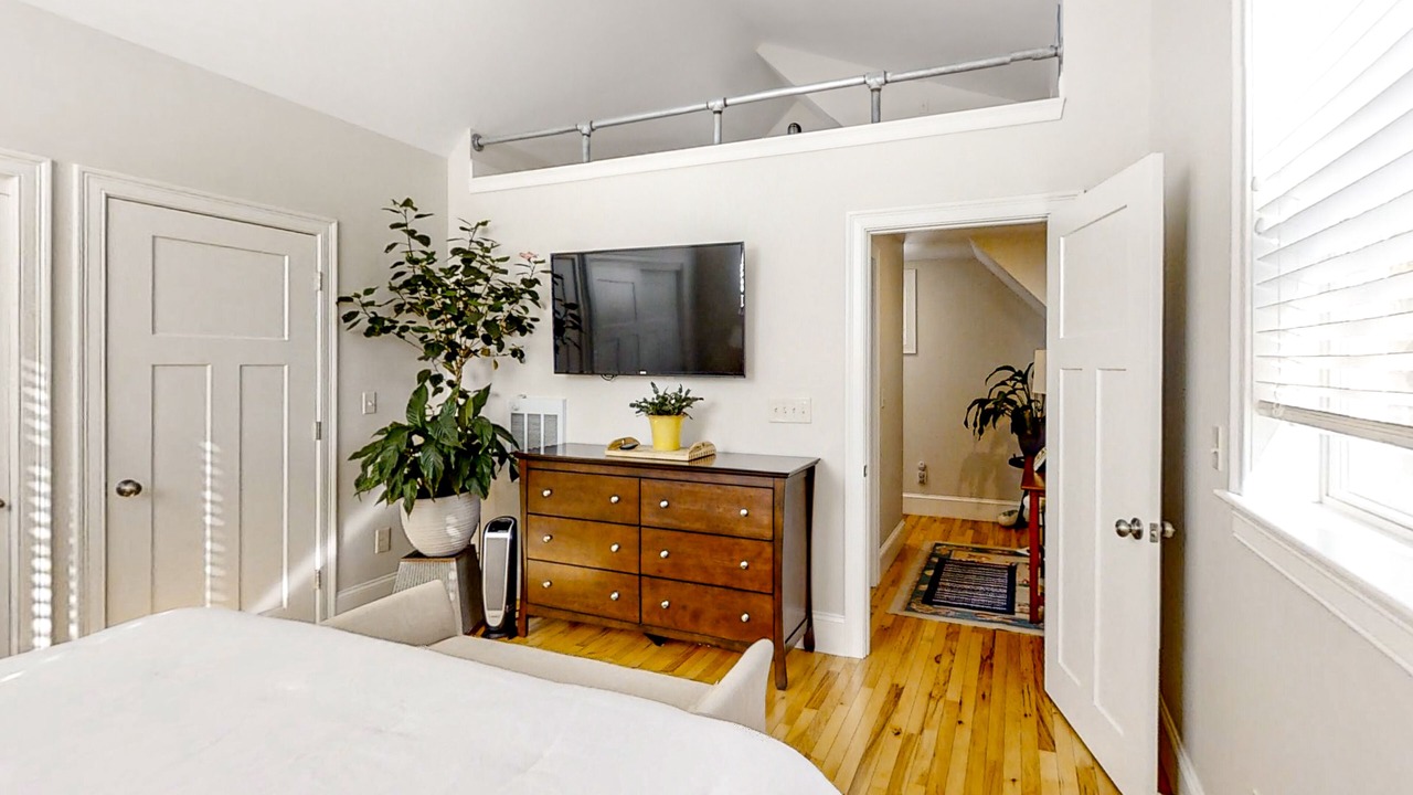 Photo of Bedroom in Pond Cove