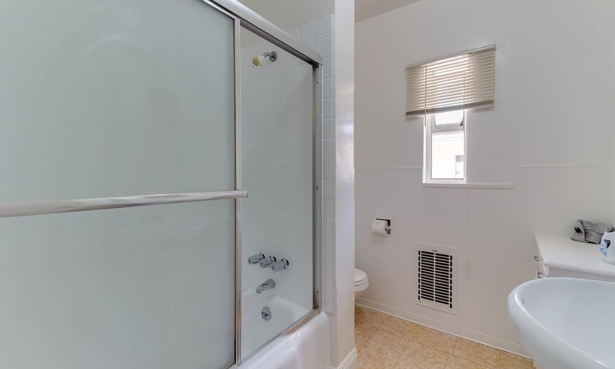 Photo of Bathroom in Rampart Village